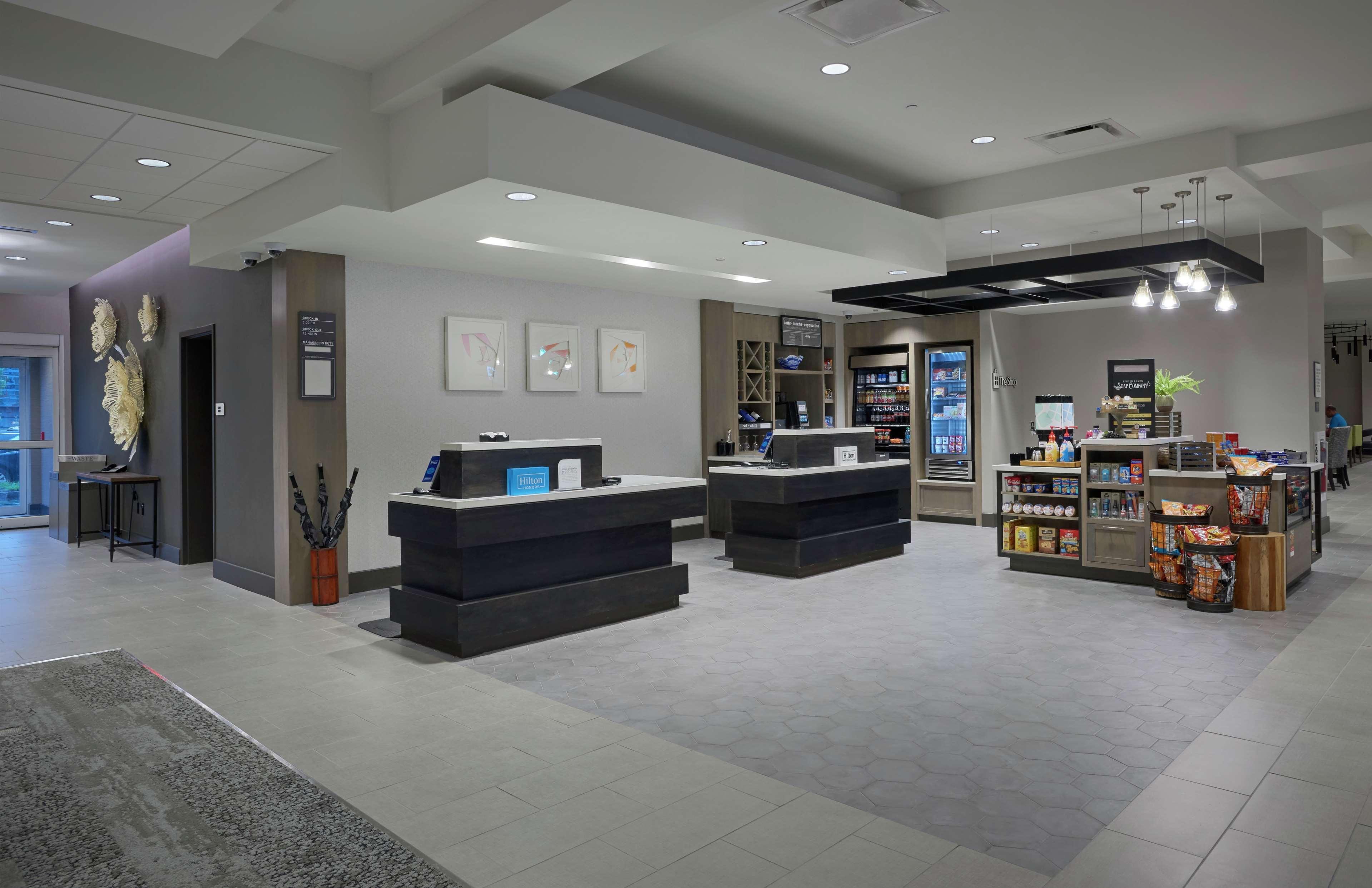 Hilton Garden Inn Corning Downtown Esterno foto
