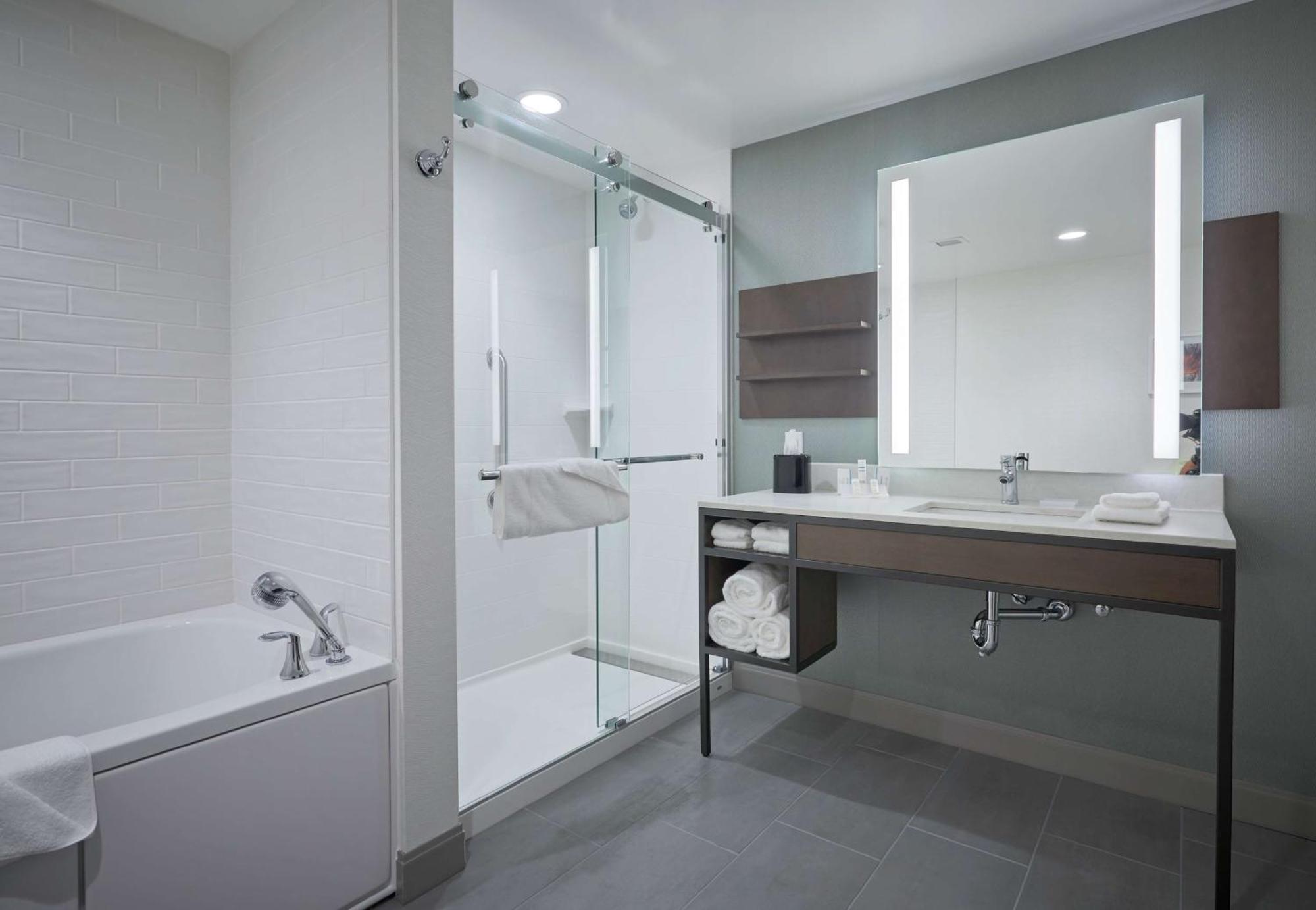 Hilton Garden Inn Corning Downtown Esterno foto