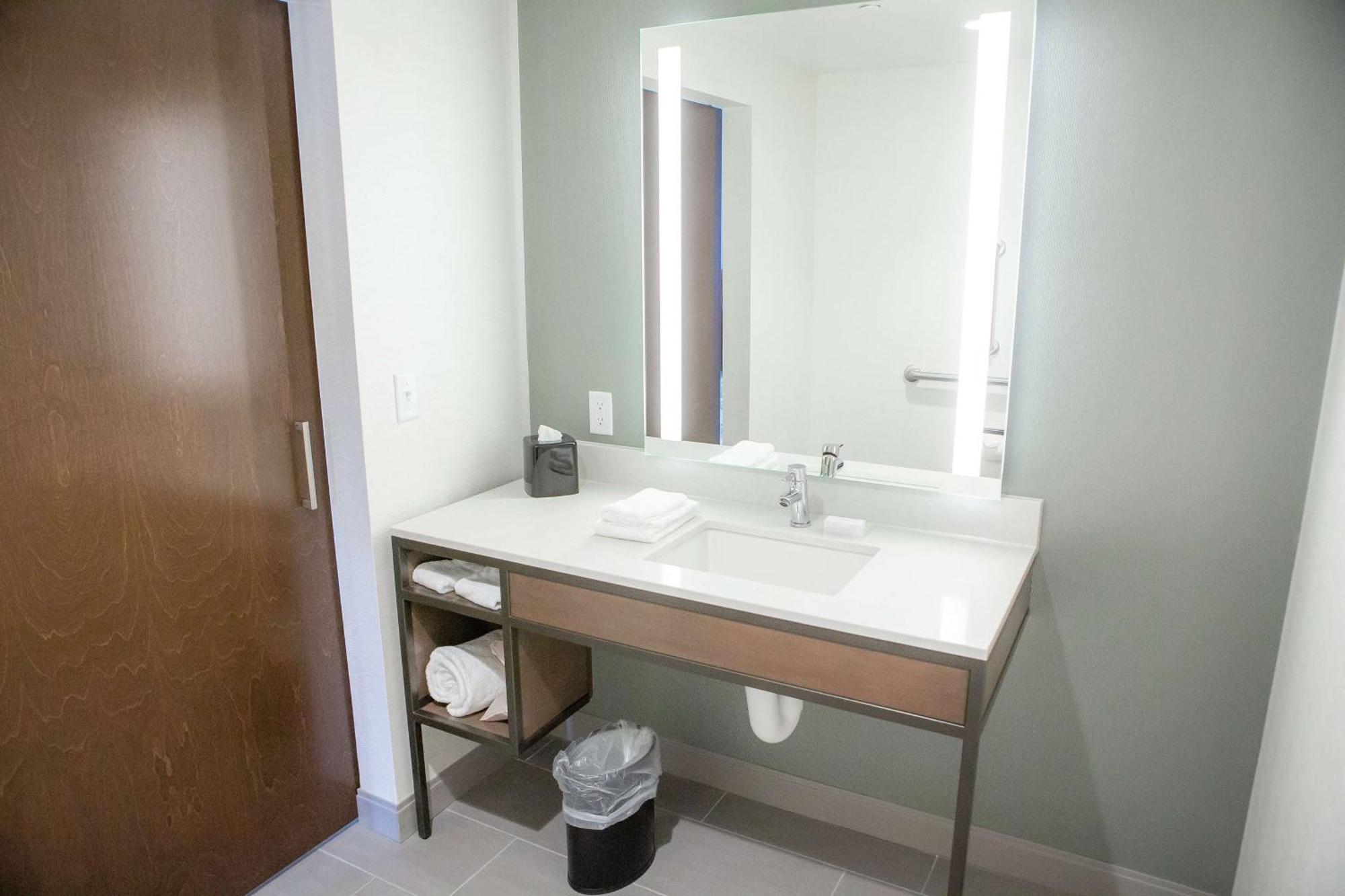 Hilton Garden Inn Corning Downtown Esterno foto