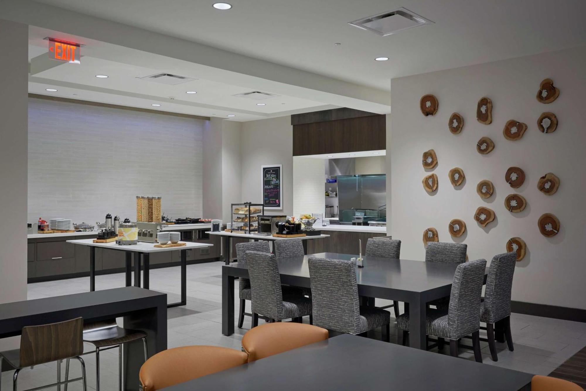 Hilton Garden Inn Corning Downtown Esterno foto